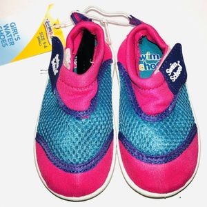Girls Swim School Water Shoes. Small 5-6 Model WPS